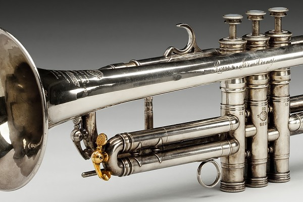spit valve highlighted on trumpet