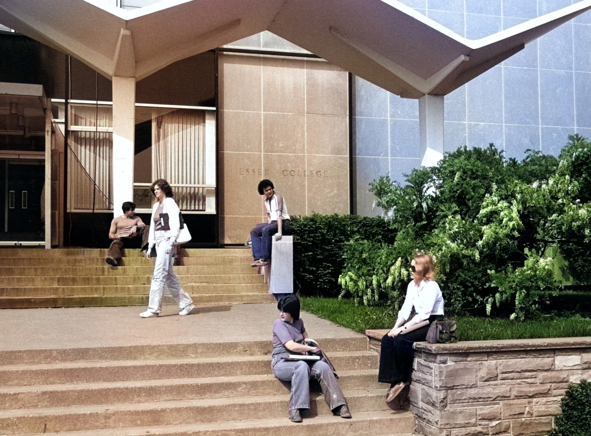 Students are seen outside of Essex Hall in this 1980 file photo.