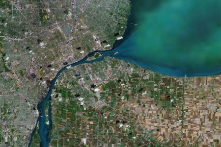 Map of Windsor, Ontario, Canada and Detroit, Michigan to the north