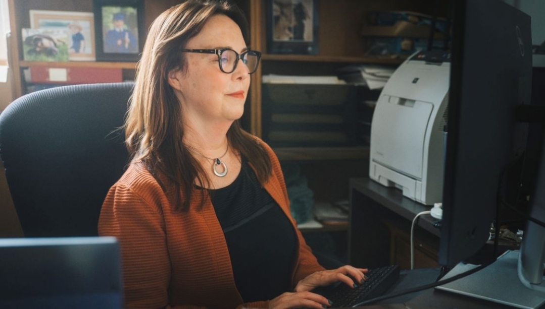 Amy Fitzgerald at her computer