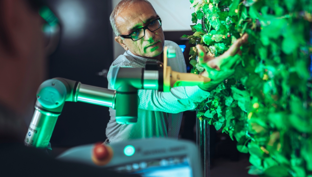 Dr. Shahpour Alirezaee