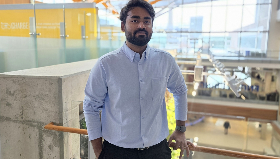 Co-op student Shanmugamanikkam Subramaniyam awarded prize for his placement Portrait of Rising Star Award winner