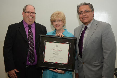 Dr. Jill Urbanic accepting the Wighton Fellowship