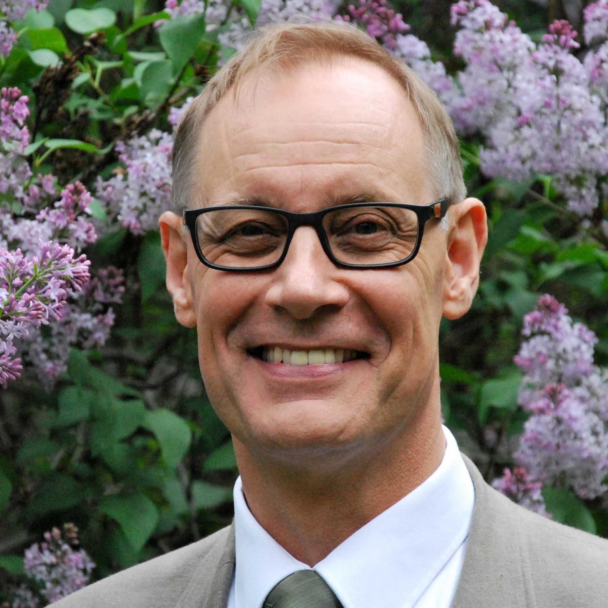 Headshot of Tim Reddish