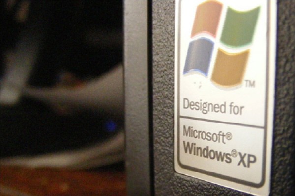 sticker on computer reads &quot;Designed for Windows XP&quot;