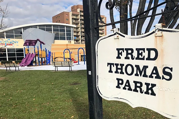 Fred Thomas park