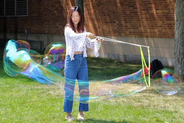 Wenyue Zhang makes a monster bubble