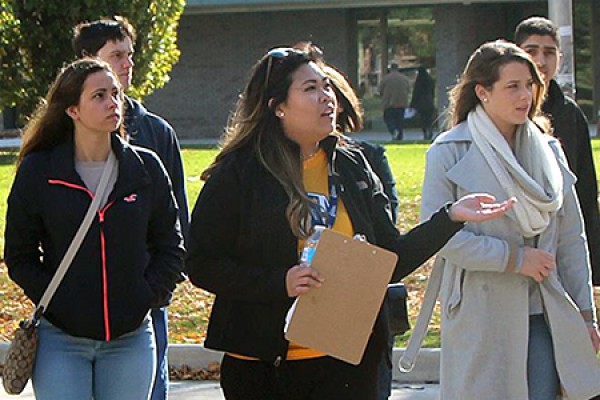 Leslie Hernandez leads tour