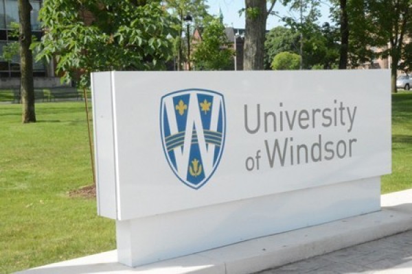 UWindsor biology researcher Lisa Porter and Windsor Regional Hospital Oncologist Caroline Hamm recently received a Canadian Institutes of Health Research Transitional Operating Grant in support of their collaborative cancer research project.