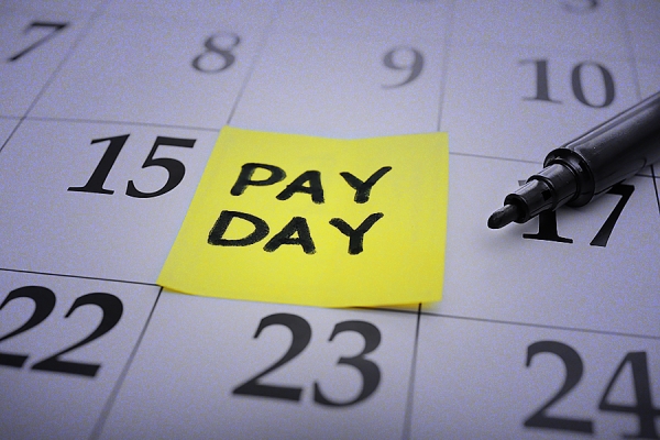 Calendar indicating 16th as payday