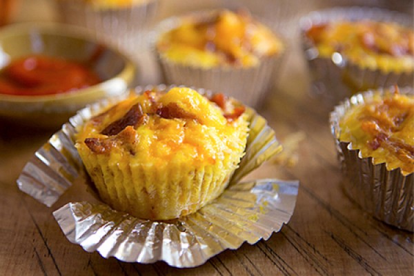 muffins with bacon, eggs, cheese and hash brown potatoes