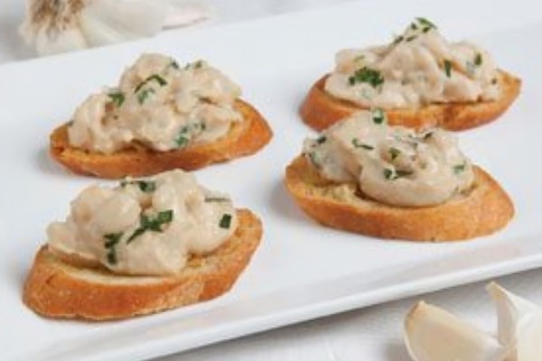 White bean bruschetta