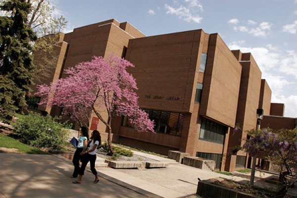 exterior of Leddy Library