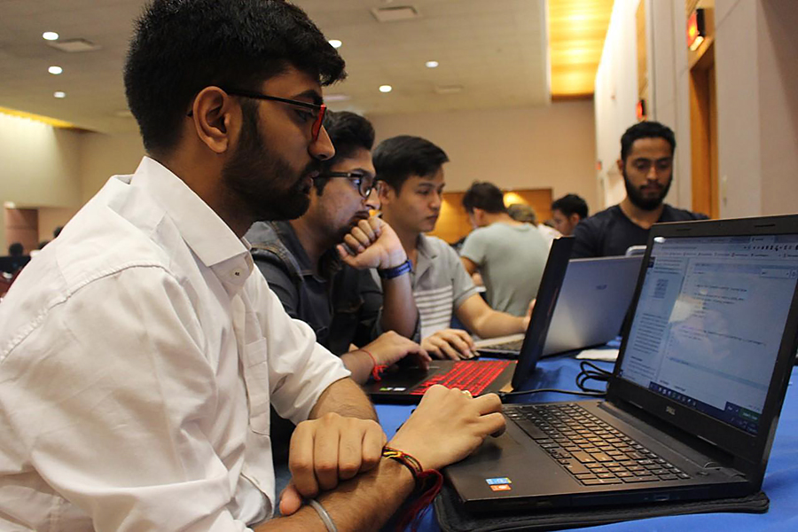 Coding competition poses preliminary challenge | DailyNews