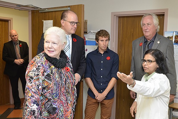 Elizabeth Dowdeswell, lieutenant-governor of Ontario, tours the Great Lakes Institute for Environmental Research.