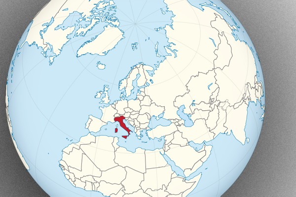 globe highlighting Italy