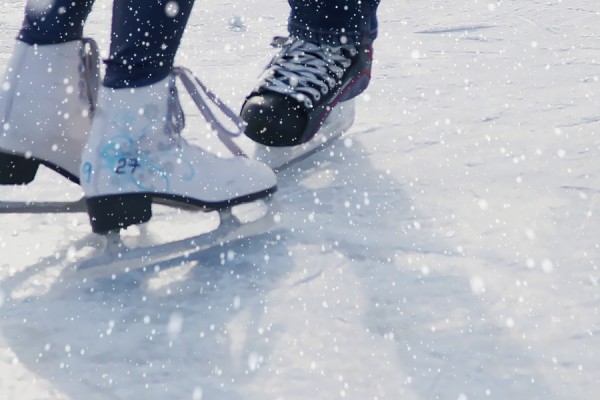 skates in snow