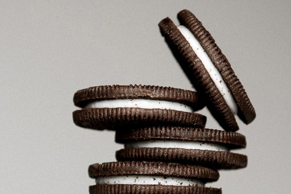 stack of sandwich cookies