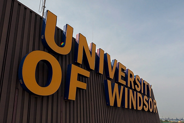 sign reading &quot;University of Windsor&quot;