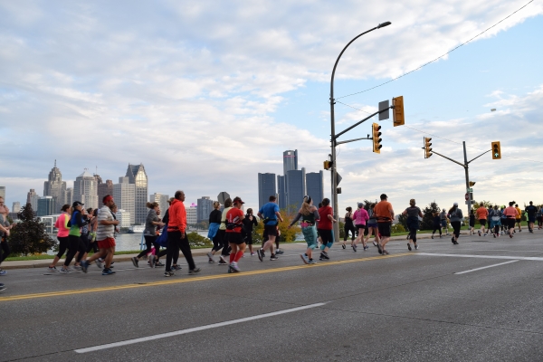 Participants running in the Detroit Free Press Marathon. (Courtesy of Tourism Windsor Essex Pelee Island)