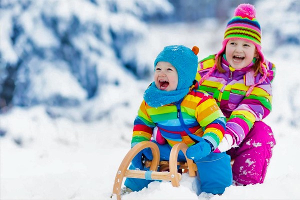 young children in snow suits