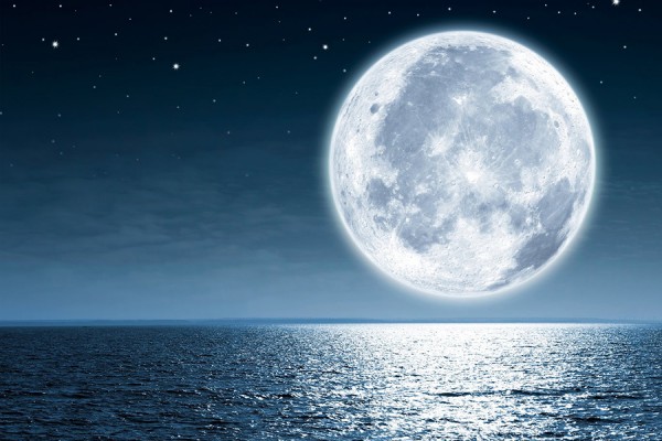 image of moon shining on water