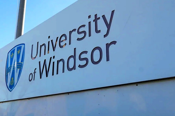 Sign reading &quot;University of Windsor&quot;