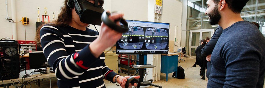 Students demonstrate a virtual reality project