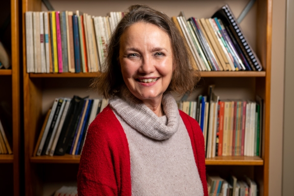 English and Creative Writing professor Katherine Quinsey’s decades of commitment have earned her the Educational Leadership Award,