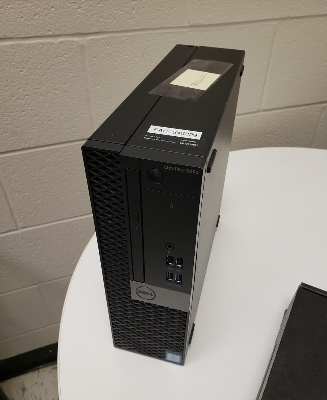 black Dell desktop computer