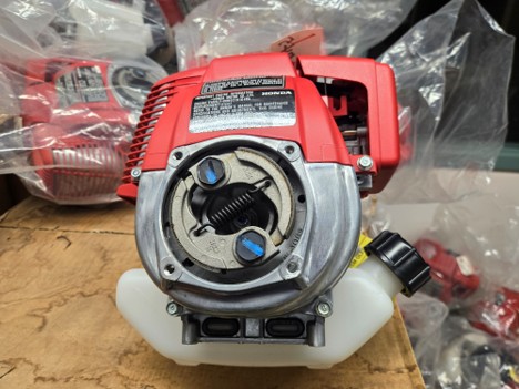 motor silver red front