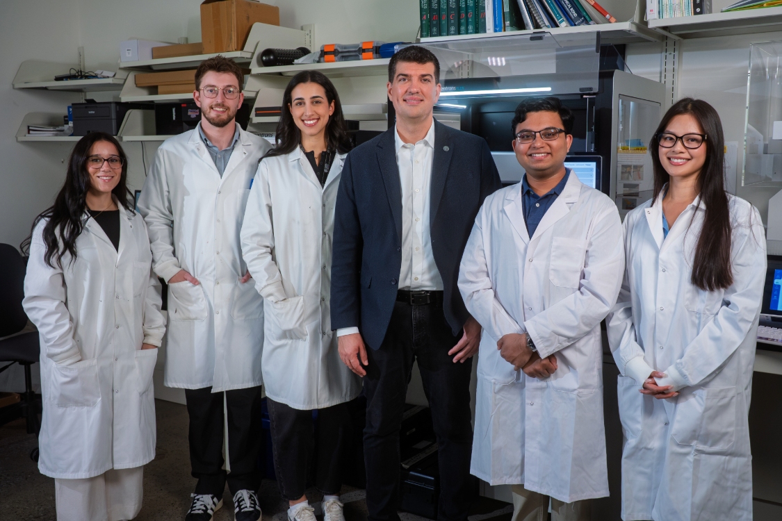 Dr. Nick Vukotic and student researchers (photographed) are working together with Dr. Simon Rondeau-Gagne’s lab to find real-world solutions to cancer treatment. 