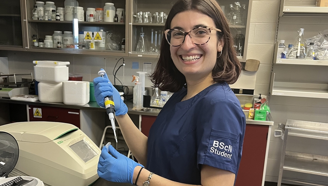 Anna Papanastassiou in a neuroscience lab 