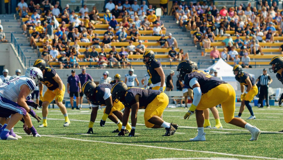 Windsor Lancers Football game action at Alumni Stadium.