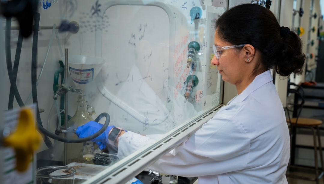 Researcher in lab.