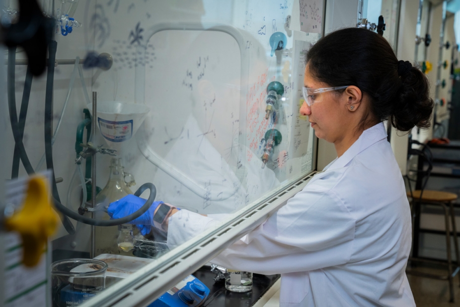 Researcher in lab.