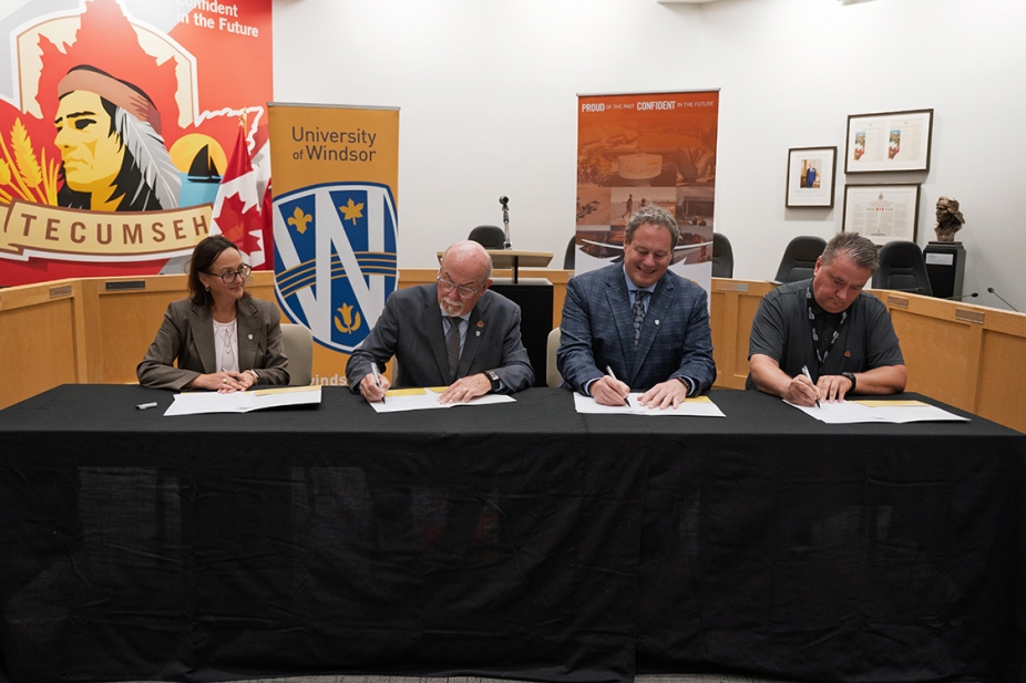 Signing of MOU between Town of Tecumseh and University of Windsor