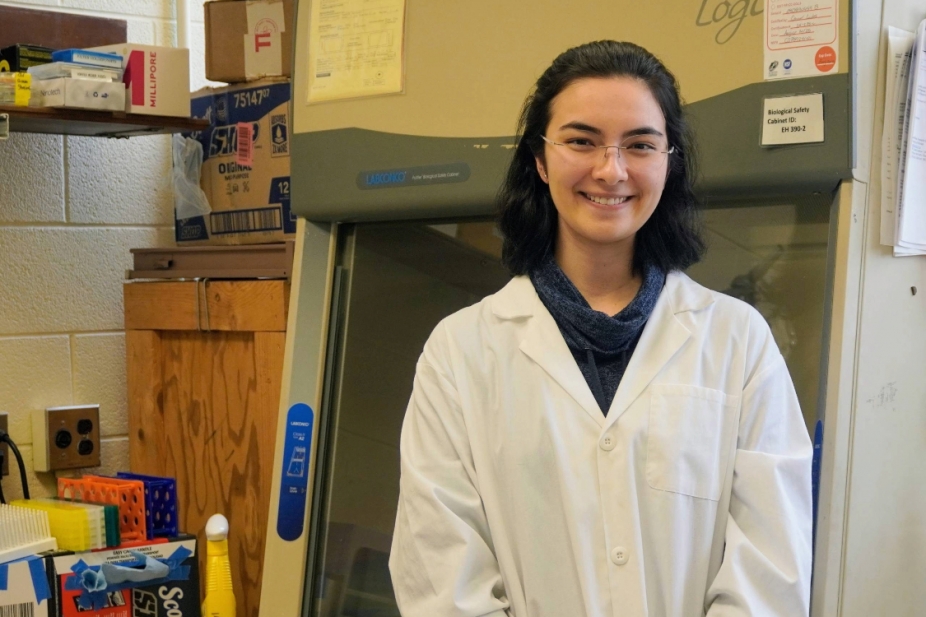 Outstanding Scholars student Simona Brezeanu in the biomedical physics research lab