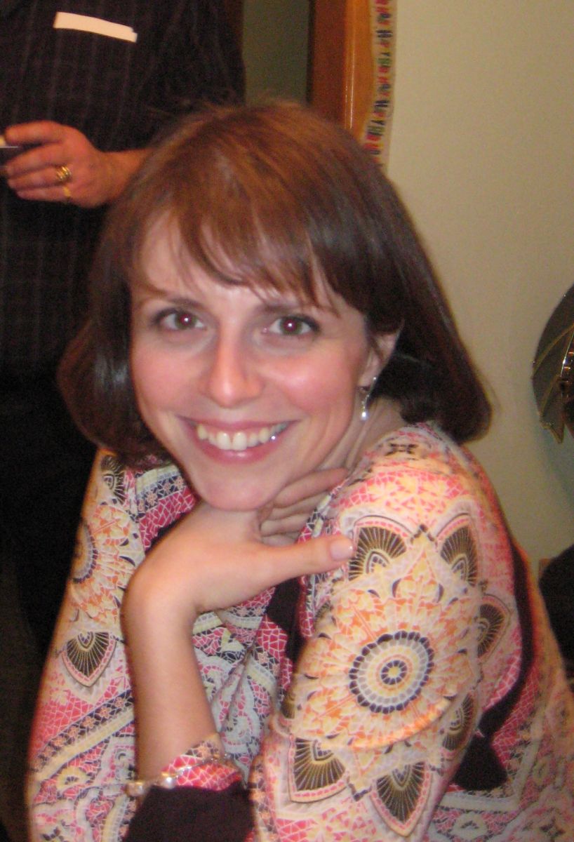 Headshot of Alumni lab member Cristina Andreescu